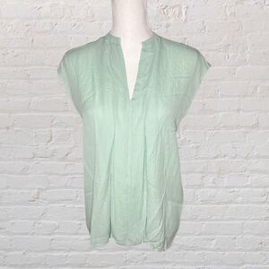 COPY - Vince Women's Silk Sleeveless V-Veck Blouse Green Size  XXS